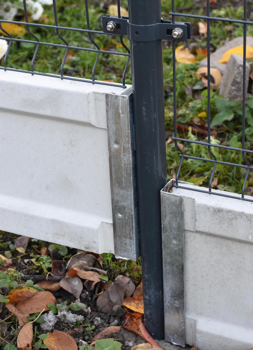 Držiaky podhrabových dosiek – zinok